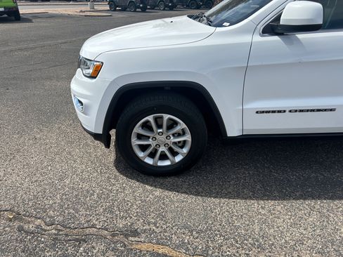 Used 2021 Jeep Grand Cherokee Laredo X AWD/4WD image 26