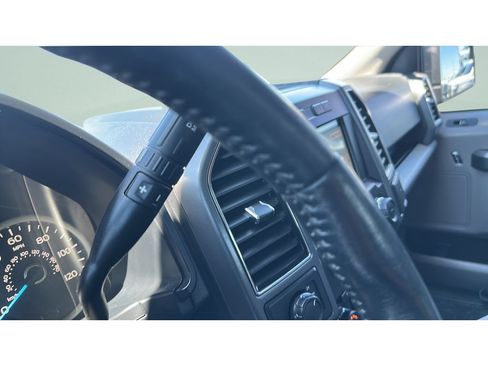Used 2018 Ford F150 XLT w/ Equipment Group 302A Luxury AWD/4WD image 17