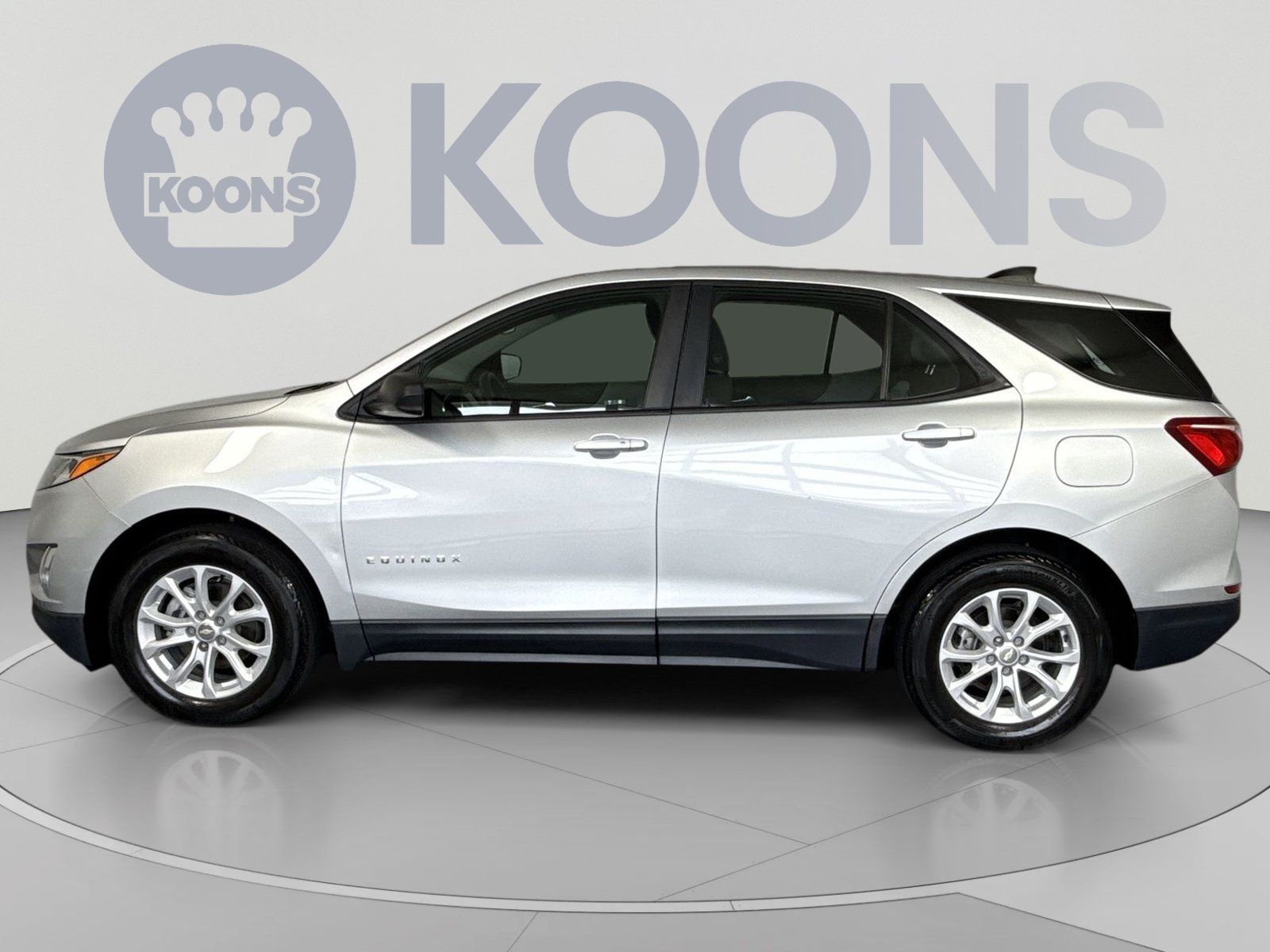 Used 2021 Chevrolet Equinox LS FWD image 2