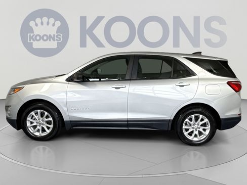 Used 2021 Chevrolet Equinox LS FWD image 2