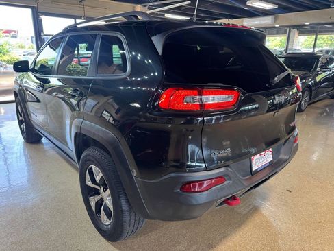 Used 2016 Jeep Cherokee Trailhawk w/ Leather Interior Group AWD/4WD image 5
