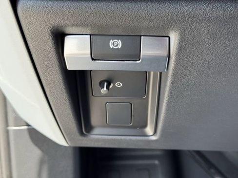 Used 2023 Land Rover Defender 110 X-Dynamic SE AWD/4WD image 24