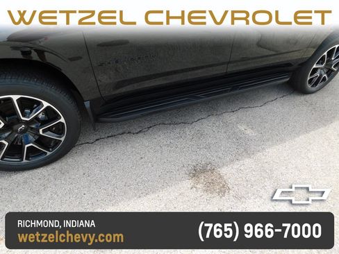 Certified 2022 Chevrolet Suburban RST w/ Luxury Package AWD/4WD image 12