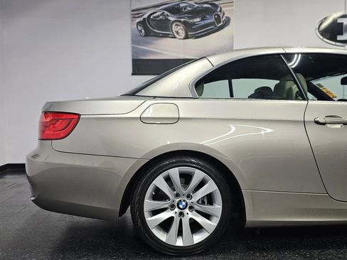 Used 2011 BMW 328i Convertible image 19