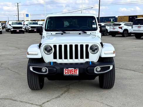 Used 2023 Jeep Wrangler Unlimited Sahara image 4