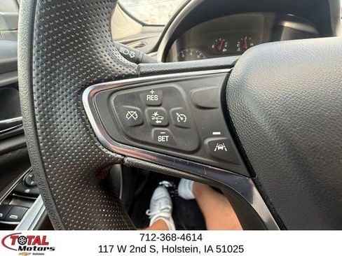 Used 2023 Chevrolet Malibu LT FWD image 16