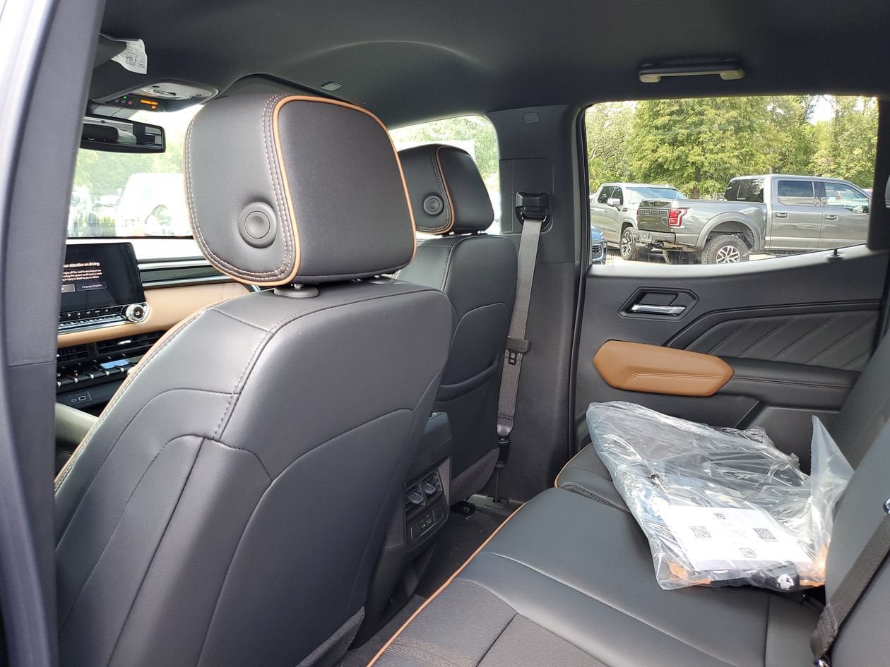 New 2026 GMC Canyon AT4 AWD/4WD image 10