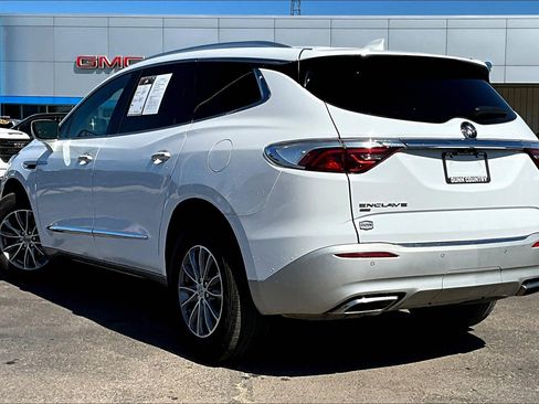 Used 2024 Buick Enclave Premium image 12