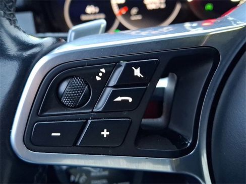 Used 2022 Porsche Cayenne S image 23