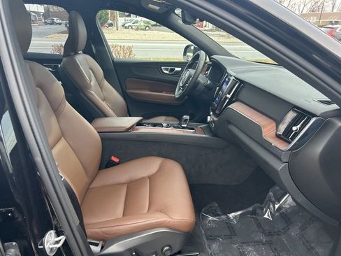 Certified 2025 Volvo XC60 B5 Plus image 15