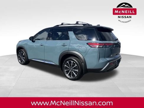 New 2026 Nissan Pathfinder Platinum image 5