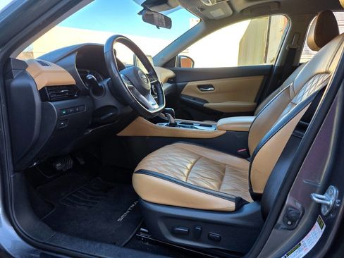 Used 2021 Nissan Sentra SV w/ SV Premium Package image 11