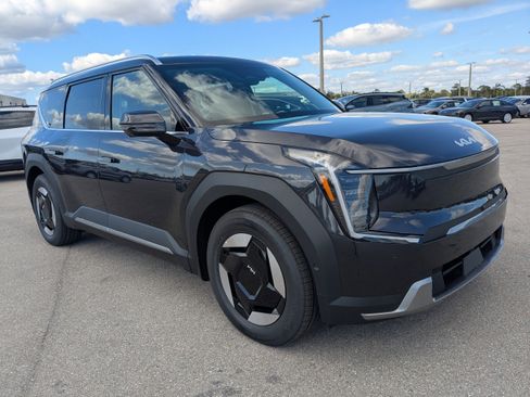 New 2026 Kia EV9 Wind image 2