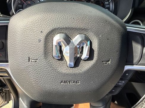 Used 2019 RAM 1500 Big Horn RWD image 27
