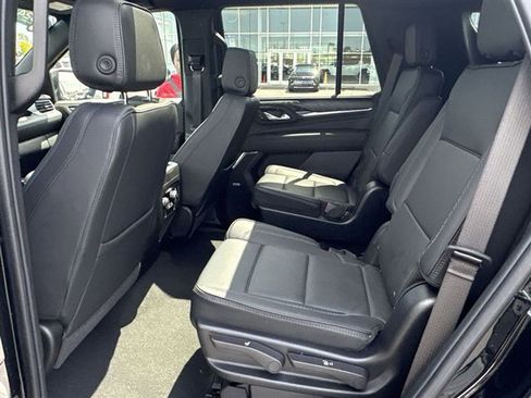 Used 2024 GMC Yukon Denali AWD/4WD image 25