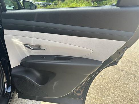 New 2025 Hyundai Tucson SEL image 16