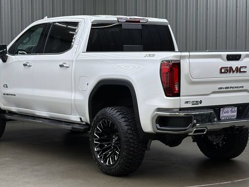 Used 2024 GMC Sierra 1500 SLT w/ SLT Premium Plus Package AWD/4WD image 3