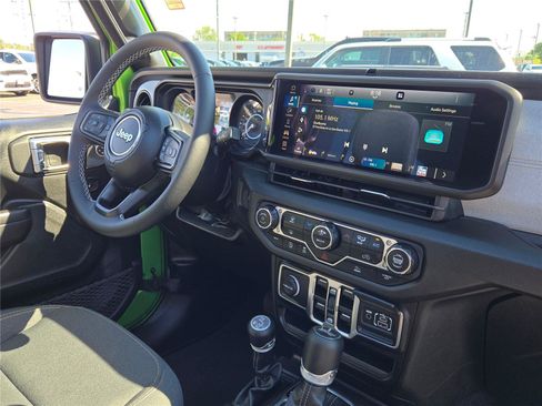 Used 2025 Jeep Wrangler Unlimited Sport AWD/4WD image 7