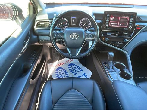 Used 2024 Toyota Camry SE image 19