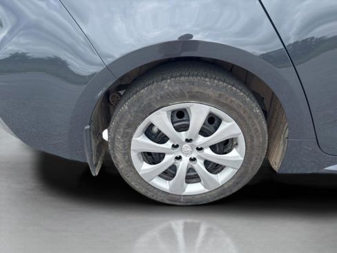 Used 2025 Toyota Corolla LE FWD image 38