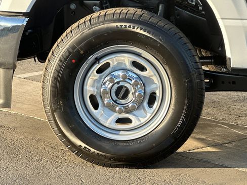 New 2026 Ford F250 XL w/ XL Chrome Package image 22