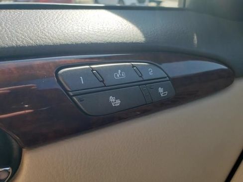 Used 2011 Buick Lucerne CXL FWD image 23