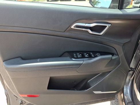 Used 2023 Kia Sportage EX AWD/4WD image 8