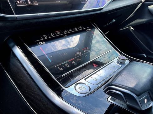 Used 2019 Audi Q8 Prestige AWD/4WD image 15
