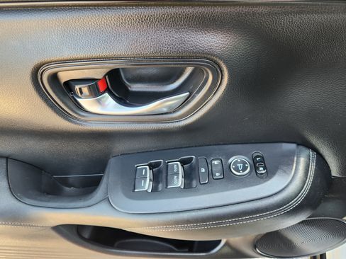 Used 2024 Honda HR-V EX-L image 17