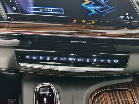 Used 2021 Cadillac Escalade ESV Premium Luxury w/ Driver Assist Tech Package AWD/4WD image 16