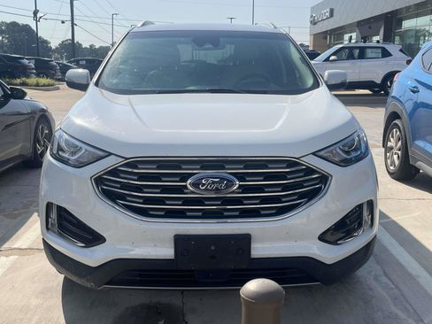Used 2019 Ford Edge SEL w/ Equipment Group 201A FWD image 2