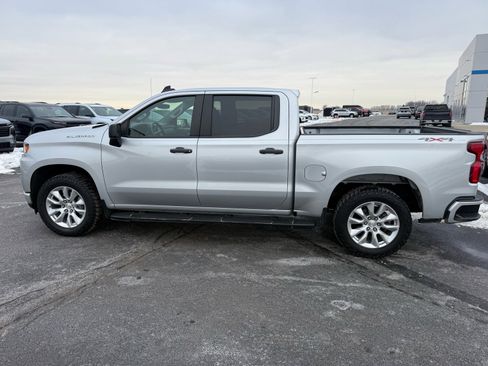 Used 2021 Chevrolet Silverado 1500 Custom image 10