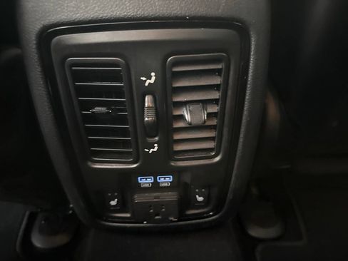 Used 2024 Dodge Durango GT AWD/4WD image 12