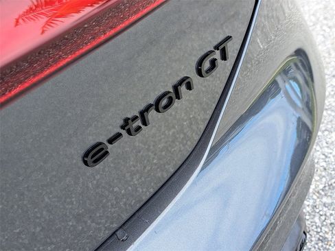 New 2026 Audi RS e-tron GT Base image 6