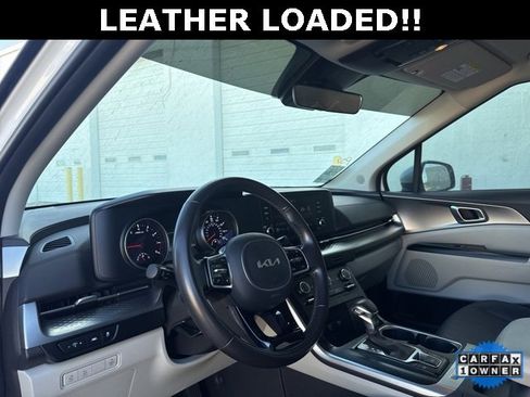 Used 2024 Kia Carnival LX image 23