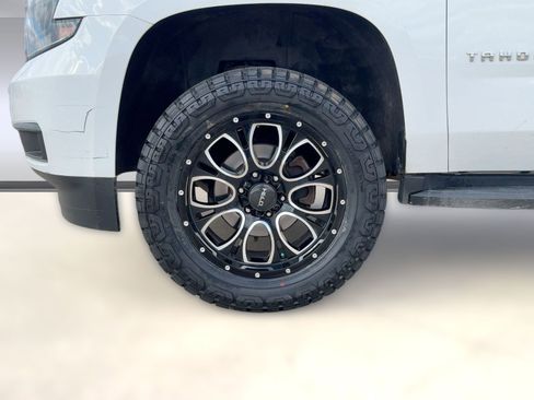 Used 2018 Chevrolet Tahoe LT image 11