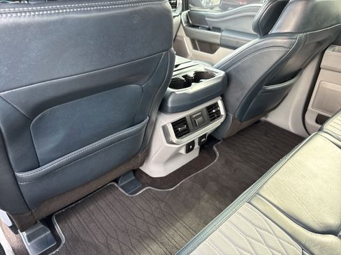 Used 2022 Ford F150 Limited image 11