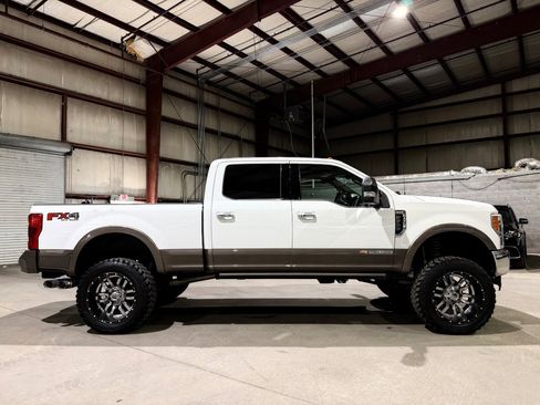 Used 2018 Ford F250 King Ranch w/ King Ranch Ultimate Package image 4
