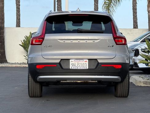 Certified 2023 Volvo XC40 B5 Ultimate AWD/4WD image 4