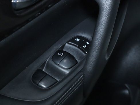 Used 2019 Nissan Rogue SV w/ Sun & Sound Touring Package AWD/4WD image 18