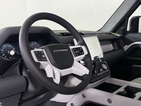 Used 2026 Land Rover Defender 110 S AWD/4WD image 43