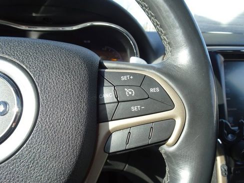 Used 2015 Jeep Grand Cherokee Altitude image 22