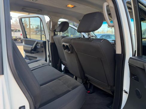 Used 2014 Nissan Titan SV image 10