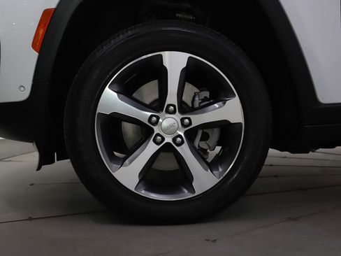 Used 2022 Jeep Grand Cherokee Limited 4xe w/ Luxury Tech Group II image 32