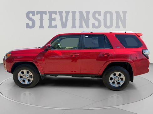 Used 2015 Toyota 4Runner SR5 AWD/4WD image 2