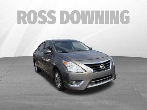 Used 2017 Nissan Versa SV w/ SV Special Edition Package FWD image 3