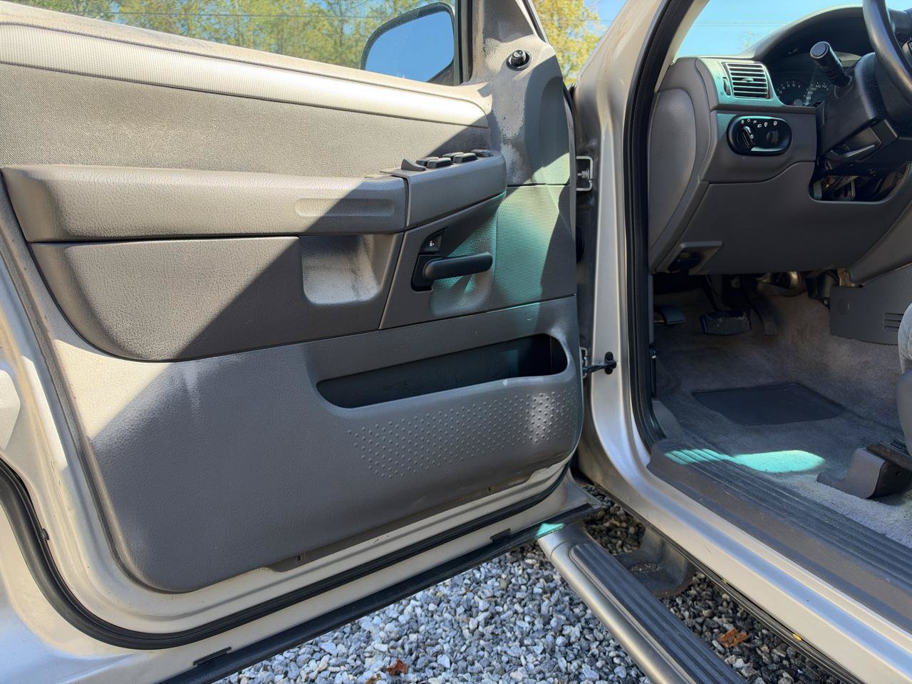 Used 2003 Ford Explorer XLT RWD image 22