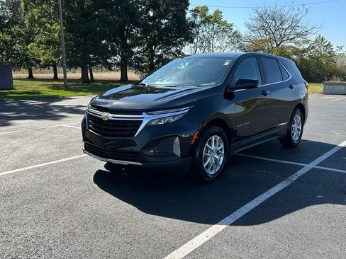Used 2023 Chevrolet Equinox LT image 3