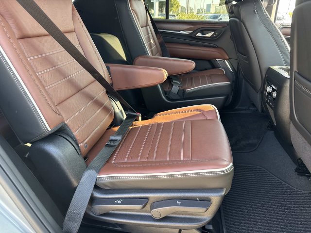 Used 2024 GMC Yukon Denali Ultimate AWD/4WD image 11