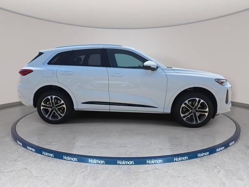 Certified 2025 Audi Q5 Premium w/ Convenience Package AWD/4WD image 4